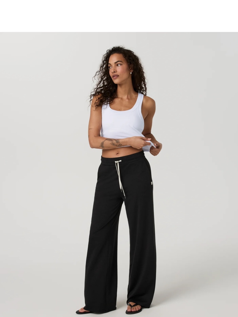 Vuori halo wide leg essential pant